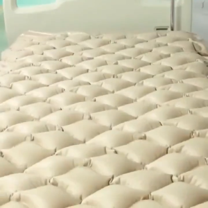 ที่นอนลมรังผึ้ง ที่นอนป้องกันแผลกดทับ ที่นอนบรรเทาความดัน ผู้ป่วยใช้ที่นอนลมรังผึ้ง 3D หมุนเวียนโลหิตเพื่อป้องกันแผลกดทับและบรรเทาความดันได้ยาวนาน