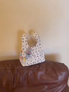 EchoBliss กระเป๋าถือลายสุนัขการ์ตูนน่ารัก กระเป๋าผ้าแคนวาสสำหรับใส่อาหารกลางวันขนาดใหญ่ กระเป๋าสะพายข้างสำหรับเดินทาง