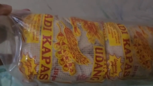 Kerupuk krupuk udang cap padi kapas ukuran kecil/kancing 250 gr asli indramayu