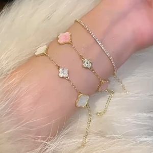 Yvettery สร้อยข้อมือโคลเวอร์สี่ใบนำโชคเหล็กไททาเนียมไม่มีการซีดจางสร้อยข้อมืออเนกประสงค์สร้อยข้อมือระดับไฮเอนด์