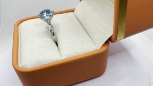 Nhẫn Nữ Đính Kim Cương Moissanite Màu Xanh Dương Hoa Cúc 5 Karat Bạc 925