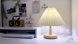 PP86 โคมไฟตั้งโต๊ะ แบบจับจีบไม้ ข้างเตียงนอน ชาร์จ USB