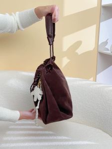 ดิสนีย์มิกกี้เมาส์ของแท้ชุดแบรนด์ร่วมกระเป๋าหนังสีน้ำตาลความจุมากกระเป๋าทรงสี่เหลี่ยมมีหูหิ้วสะพายไหล่อเนกประสงค์ของผู้หญิงได้รับความนิยมแฟชั่น