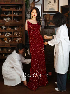 ชุดราตรีสีแดงสไตล์ฝรั่งเศสสำหรับเจ้าสาว ชุดราตรียาวผ้ากำมะหยี่ แขนกุด กระโปรงทรงเอ งานแต่งงาน งานปาร์ตี้ งานวันเกิด งานปีใหม่