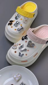 Sticker Charm 3D chủ đề Bling trắng đen bạc 2024 DIY Mayto gắn Dép Sục Cá Sấu JB-110