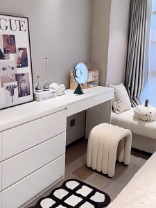 พร้อมส่ง เก้าอี้ห้องนอน แต่งหน้า เก้าอี้แต่งตัว ทำเล็บ เก้าอี้รองเท้ารูปตัวยู ขายส่ง เก้าอี้เตี้ยสำหรับห้องนั่งเล่น เก้าอี้แต่งตัวในห้องนอน เก้าอี้เตี้ยขนเทดดี้ สไตล์ครีม เก้าอี้เปลี่ยนรองเท้าเปลี่ยนรองเท้า เก้าอี้ไม้กลม สไตล์ยุโรปหรูหรา