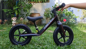 รถขาไถเด็ก จักรยานขาไถเด็ก DS 12นิ้ว14นิ้ว จักรยานทรงตัวเด็ก เฟรมแมกนีเซียม ล้อพร้อมยางเติมลม รุ่นTop คุณภาพดี ทนทาน ไร้สนิม