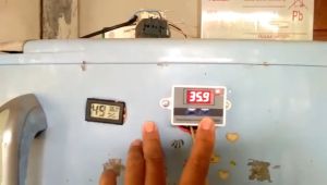 อุปกรณ์ฟักไข่ ชูฟักไข่ พัดลมระบายความร้อน เครื่องวัดอุณหภูมิ XH-W3001