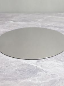 เก้าอี้ตกแต่งแบบกลวงสำหรับตกแต่งบ้านสไตล์ Scandvinian ที่ทำจากโลหะผสมสแตนเลส สำหรับห้องนั่งเล่น โต๊ะอาหาร ร้านชา เข้าร่วมงานปาร์ตี้