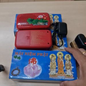 Máy niệm Phật 14 bài  có hình hoa sen phong thủy gồm bộ sạc 220v