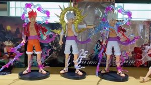 Luffy Gear 5 trạng thái Nika đỏ Cao 21cm đế đen có vũ khí cầm tay sấm sét - Vũ mô hình One Piece