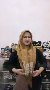 Jilbab Segi Empat Motif Lasercut Premium 110x110 - Adeeva Katun Voal - 110x110 - Berat 1KG - Real Warna Chat Admin - Bebas Pilih Warna (Grosir)