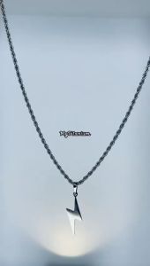Kalung Titanium Dengan Liontin Petir Silver Mewah Elegan Fashion Pria & Wanita Couple Terbaru Antikarat