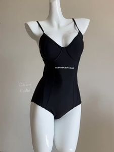 ชุดว่าย กางเกงว่ายน้ําผู้หญิง ชุดไปทะเล เซ็กซี่ เปลือย สายรัดปรับระดับได้ แห้งเร็ว ใหม่ (ชุดทุกสิ่ง)