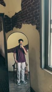 JANOCKO- Kemeja Polos Burgundi Pria Lengan Pendek Casual Slimfit Matt Katun Cigaret