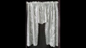 vitrase tirai jardinier kain transparan atas jendela pintu