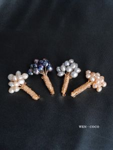 Handcrafted Baroque Pearl Flower Brooch Pin Womens Bouquet Chest Flower Pin Original Design Fashionable Jewelry Accessory