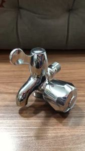 Củ sen lạnh vòi sen lạnh vòi sen tắm lạnh bằng đồng thau mạ crom cao cấp