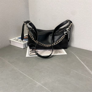 Fashionable Soft Leather Chain Handbag Casual Pillow Shaped Womens Bag Crossbody Shoulder Bag Stylish Trendy New 2025