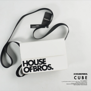 Hobs® กระเป๋าสะพายข้าง | CUBE bag | Size 9 นิ้ว