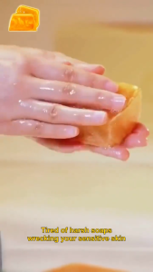 【BUY 1 TAKE 1】80g Amino Acid Handmade Gold Essential Oil Soap: Anti-Aging 72-Hour Moisturizing Natural Long-Lasting Fragrance Includes A Foaming Net.