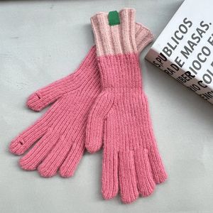 Autumn and Winter New Knitted Fashionable Sweet Couple Cold Proof and Warm Student Fingered Touchscreen Gloves Long Gloves