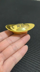 Thỏi vàng để ban thần tài chất liệu bằng đồng vàng cao cấp kt 6x2cm