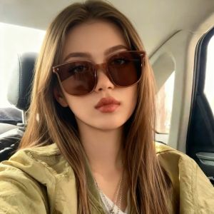 New Womens and Mens Universal Folding Fashion Sunglasses Lightweight Elegant Portable Trendy Accessories