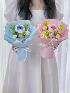 Hand Knitted Birthday Gift for Women Teachers Day Creative Festive Elegant Customizable Gift Box Suitable for Various Occasions