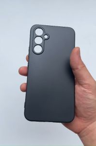 Ốp lưng silicon đen nhám cho Samsung Galaxy A54 không bám vân tay có gờ bảo vệ camera.