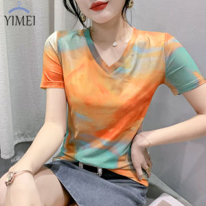 YIMEI เสื้อยืดผู้หญิง 2023 เสื้อคอวีพิมพ์ลาย เสื้อยืดย้อมสีเนคไทแบบสลิม เข้ารูปพอดีสำหรับผู้หญิง