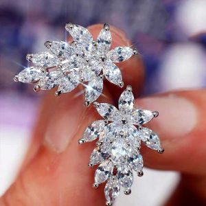 Huitan Sparkling Womens Cubic Zirconia Stud Earrings Gorgeous Female Wedding Party Fashion Ear Piercing Accessories New Jewelry