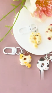 MD-C1400 Gantungan Kunci Resin Kucing Donat Lucu Keychain Aksesoris Tas Headphone / Gantungan Kunci
