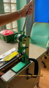 เครื่องปั๊มมุมสปิก็อต เครื่องใหม่ แท้100% สำหรับปั๊มรู เข้ามุมสปิก็อต ปั้มงานหนาได้ถึง 2 มม.