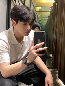 เสื้อยืดคอโปโลทรงเข้ารูปสไตล์สตรีทสไตล์อังกฤษสำหรับผู้ชาย แขนสั้น ปกโปโล สไตล์ย้อนยุคญี่ปุ่น แฟชั่นฤดูร้อน