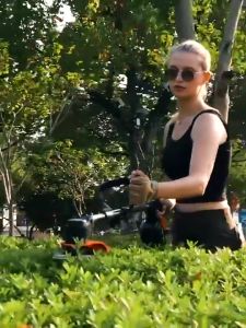 💥ซื้อ1แถม 2💥XCHEN เครื่องตัดหญ้า 96V+80000mAh*2 เครื่องตัดหญ้าไฟฟ้า มีการรับประกั แบตเตอรี่ เครื่องตัดหญ้าไร้สาย 9999VF มอเตอร์พลังงานสูง 99998w เครื่องตัดหญ ราคาต่ำสุดบนแพลตฟอร์ม เครื่องตัดหญ้าแบตเตอรี่ ตัดหญ้าไร้สาย