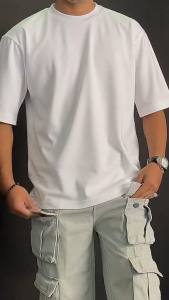 Boxy Crop T-shirt Kaos Boxy Fit with Cotton Combed 20s 200 gsm+