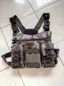 tas dada. loreng army motif abu chestbags