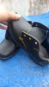  GIÀY CÔNG NHÂN GIÁ RẺ GIÀY CÔNG TRÌNH GIÀY BẢO HỘ LAO ĐỘNG NAM NỮ GIÀY ABC CHỈ VÀNG