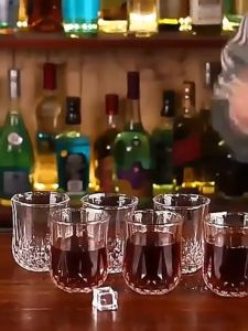 แก้วน้ำ แก้วเหล้า แก้วค็อกเทล แก้วคัตติ้งสวยๆ ลายเพชรคริสตัลก้นมน (1 กล่อง มี 6 ใบ)Dimand Glass Drink 290 ml.