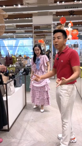 กระเป๋าสตางค์หนังแท้/กระเป๋าสตางค์ใบสั้นแบบพับ มีซิป รุ่น FIG (มี 4 สี) | สีของพืช สีของคู่กระเป๋า: เทคนิค รูปลักษณ์: ขนาด 44 มม. x 20 ครัม