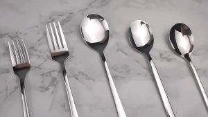 12Pcs 304 Stainless Steel Spoon Fork Set High Quality Dinnerware Korean Spoon Food-Grade Long Handle Spoon Fork Household Tableware Fine Dining Cutlery