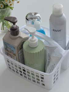 Portable Plastic Bathroom Storage Basket Separate Toiletry Basket Cute Makeup Organizer Bathing Basket Indoor Kitchen Bedroom