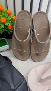 I รองเท้าแตะ รองเท้าผู้หญิง Red apple รุ่น AP-8686 สี ตาล ดำ ครีม Size 36-40