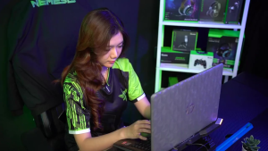 Cooling Pad Laptop with Phone Holder max 17 Inch Silent Kipas pendingin Laptop RGB Kingfisher X5