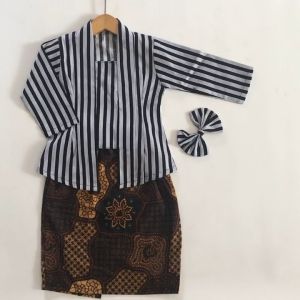 Kebaya Anak Lurik & Kutubaru Anak Perempuan: Pilihan Terbaik untuk Acara