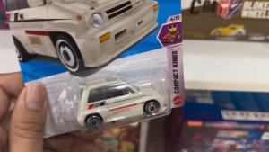 Mô Hình Xe Hot Wheels 85 Honda City Turbo II – Compact Kings 105/250 (Tỷ Lệ 1:64)