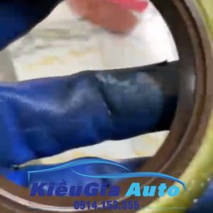 Phớt may ơ sau trong Kia K2700 1997-2019