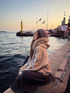 เสื้อสเวตเตอร์มีฮู้ดสไตล์อเมริกันย้อนยุคสำหรับผู้หญิง ฤดูใบไม้ผลิ 2025 ใหม่ ขนสัตว์แบบถอดได้ ทรงหลวม คาร์ดิแกนถัก แขนยาว ปกติ