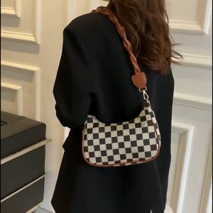 ใหม่ 🏁 STGB5368 🏁 กระเป๋าคล้องแขนลายตารางสำหรับผู้หญิง รุ่นยอดฮิต กระเป๋าสะพายข้างมีให้เลือกถึง5ลาย
